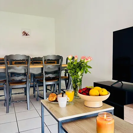 Apartment T3 Lumineux, Parking Prive, Calme, Jolie Vue