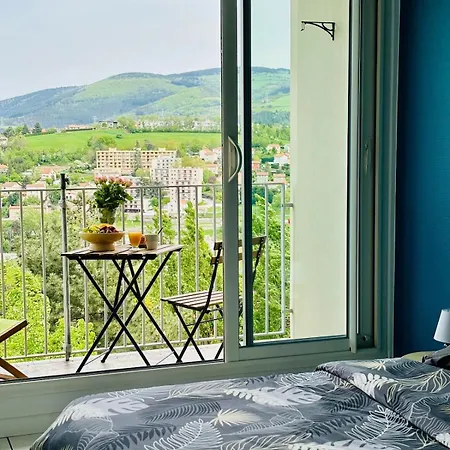 Apartment T3 Lumineux, Parking Prive, Calme, Jolie Vue